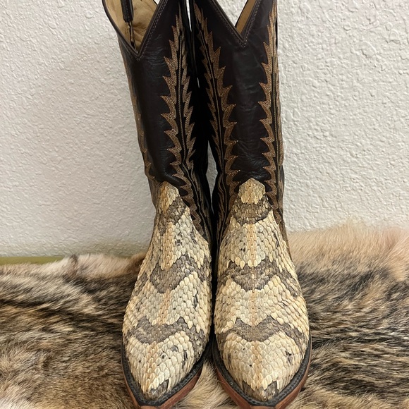 Woman’s Snakeskin Cowgirl Boots - Picture 4 of 16